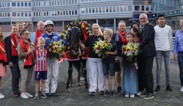 Solvalla och Svensk Travsport erbjuder gratis entré resten av 2021