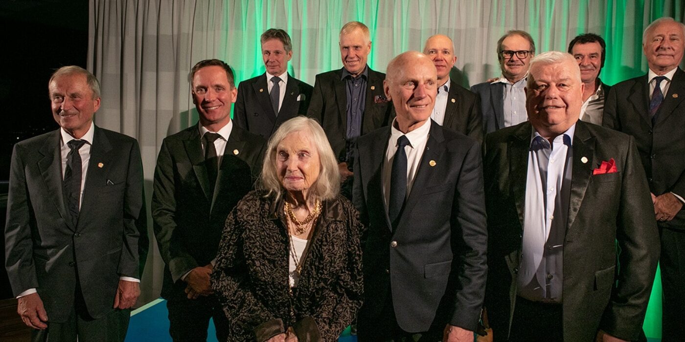 NORDISKA TRAVMUSEET DELAR UT GULDNÅLAR PÅ SOLVALLA