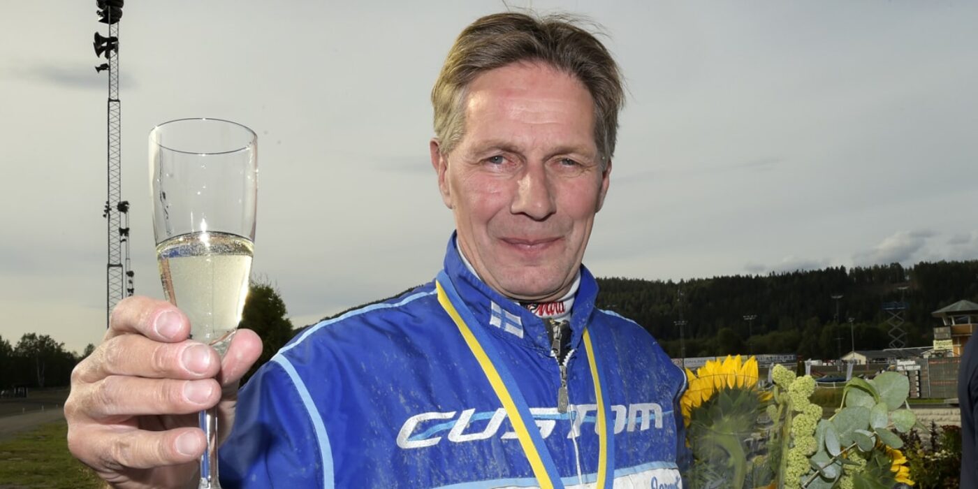 JORMA KONTIO: 11 000 SEGRAR NY MILSTOLPE