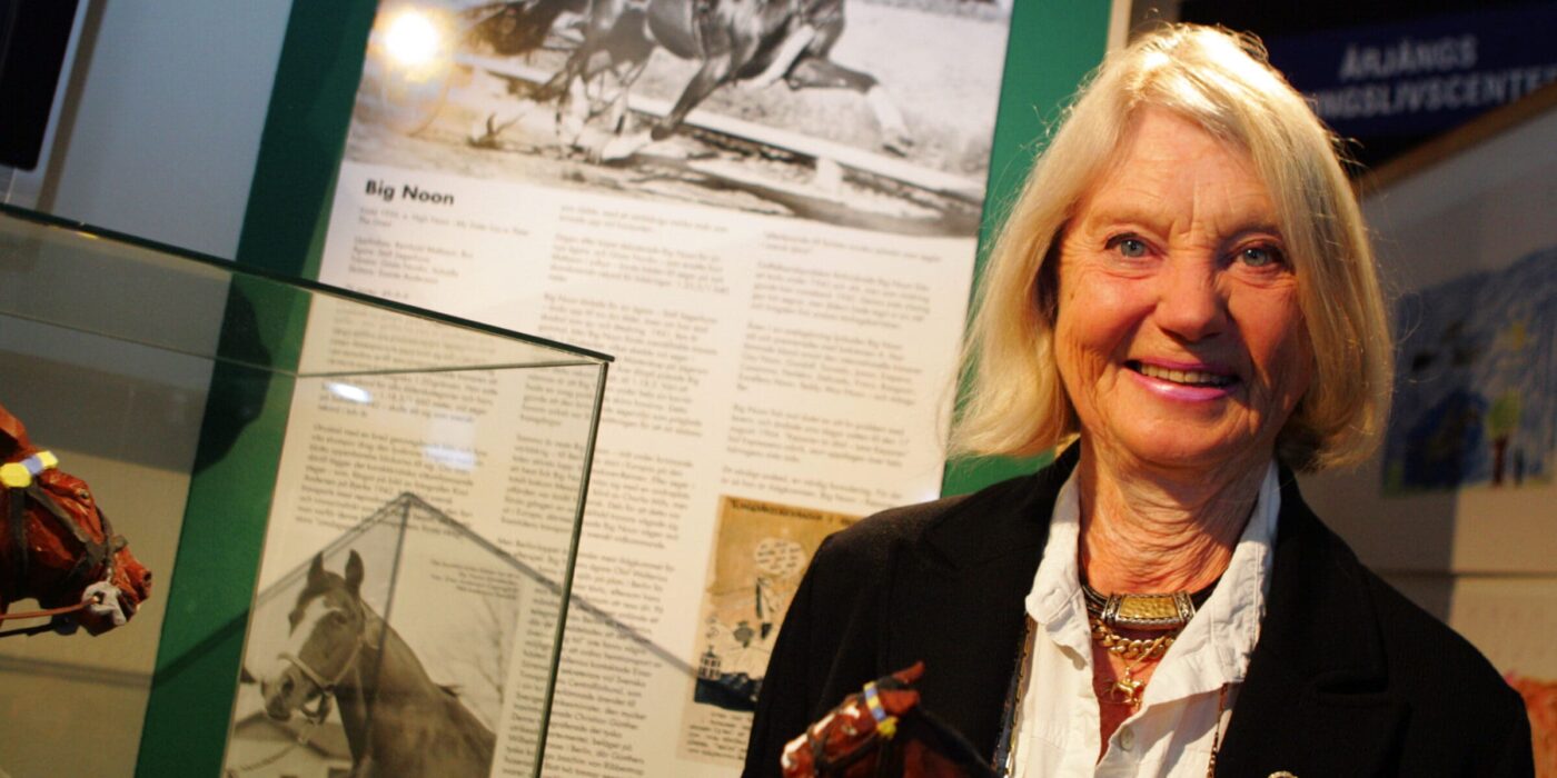 NORDISKA TRAVMUSEET DELAR UT GULDNÅL PÅ SOLVALLA